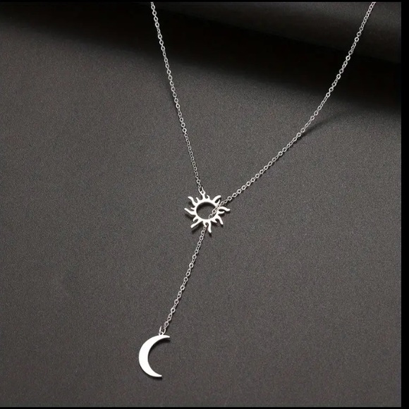 🆕NIP: Silver SUN & MOON Necklace- Silver plated - Picture 2 of 4